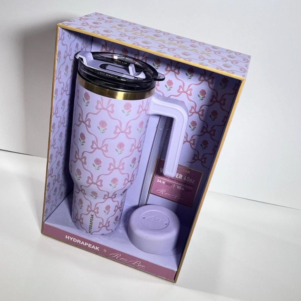 NWT Limited Edition Hydrapeak tumbler set 🎀 bows and 💐roses. 40oz.